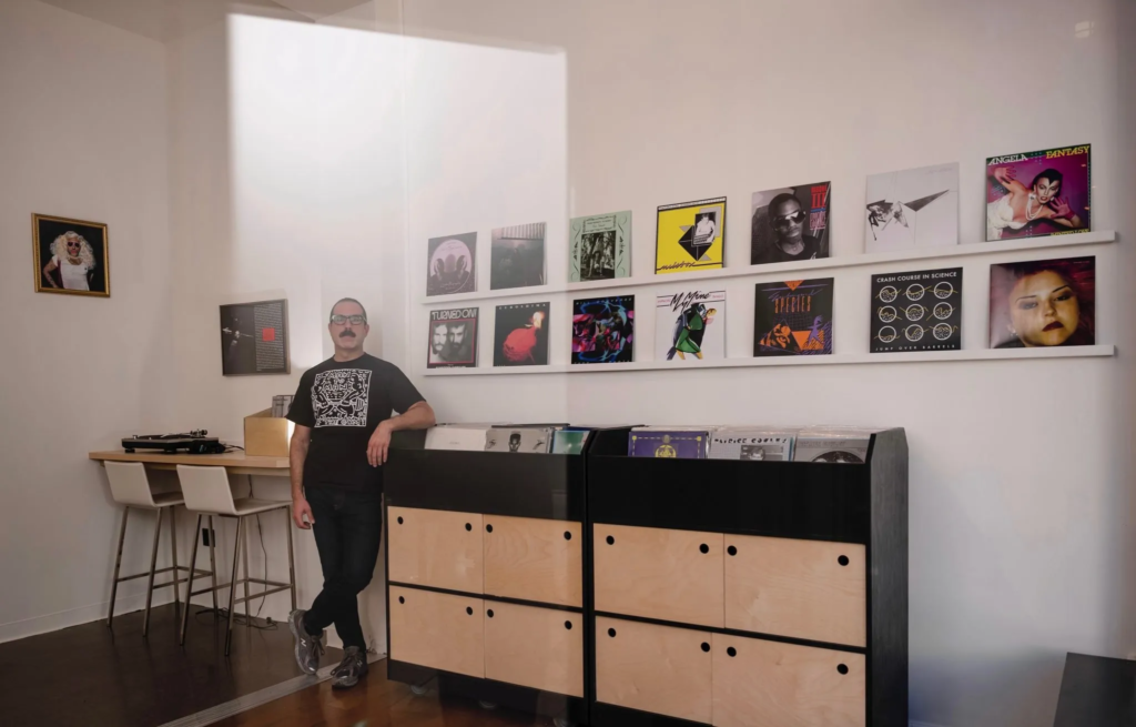 Dark Entries - Italo-Disco